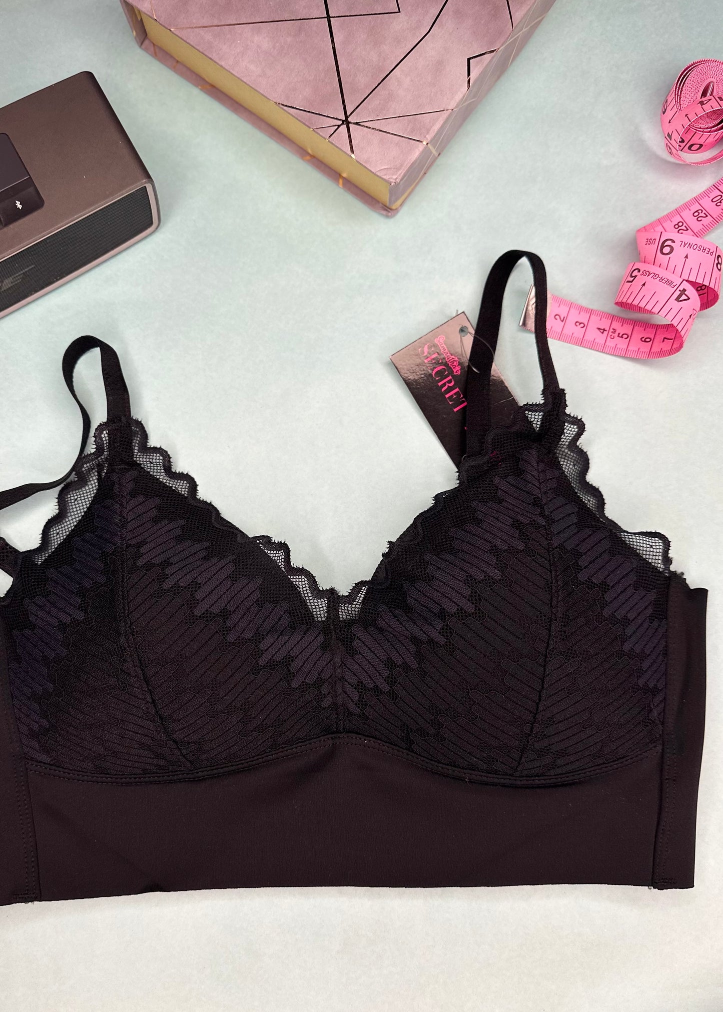 Seamless lace bra